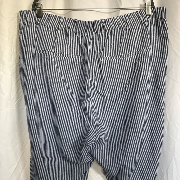 Ankle length elastic waist Old Navy pants - Picture 3 of 5
